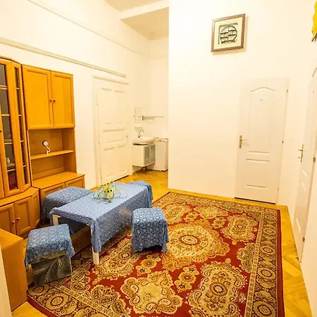 Centre Sunshine Bedroom Room Season 5 Budapest Exterior photo