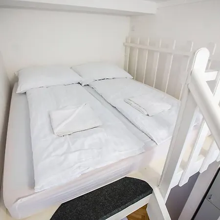 Centre Sunshine Bedroom Room Season 5 Budapest Exterior photo