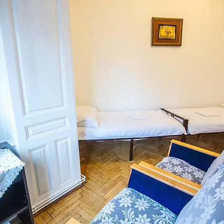 Centre Sunshine Bedroom Room Season 5 Budapest Exterior photo