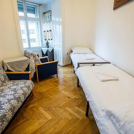 Centre Sunshine Bedroom Room Season 5 Budapest Exterior photo