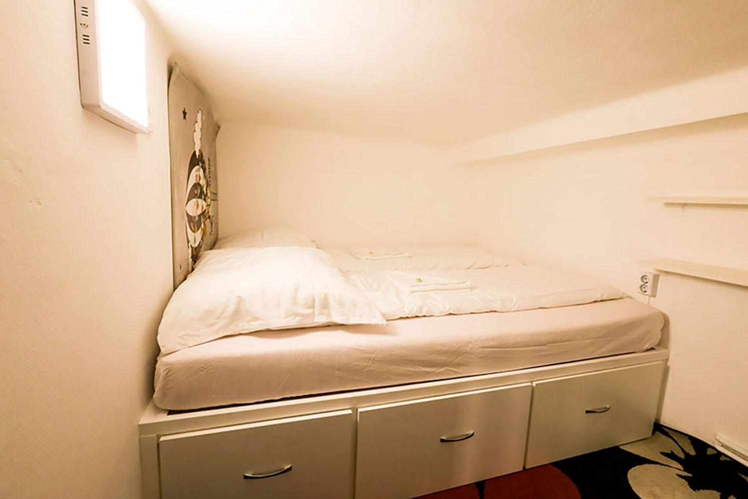 Apartament Centre Sunshine Bedroom Season 5