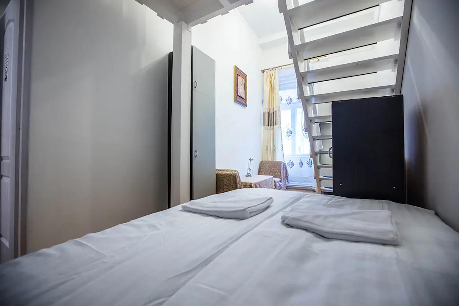 דירה Centre Sunshine Bedroom Season 5 *