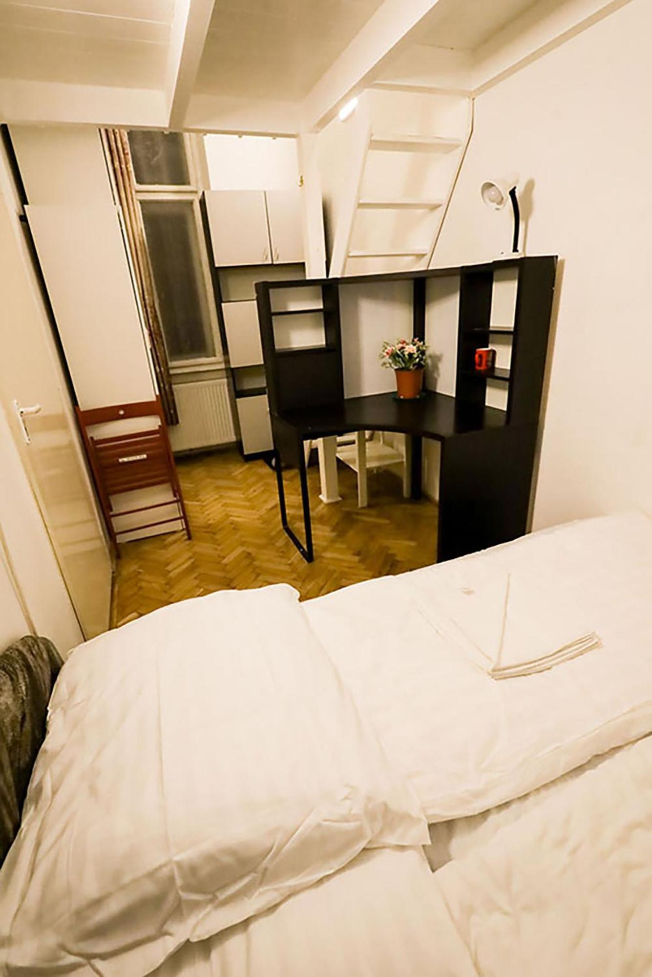 Centre Sunshine Bedroom Season 5 Budapeszt