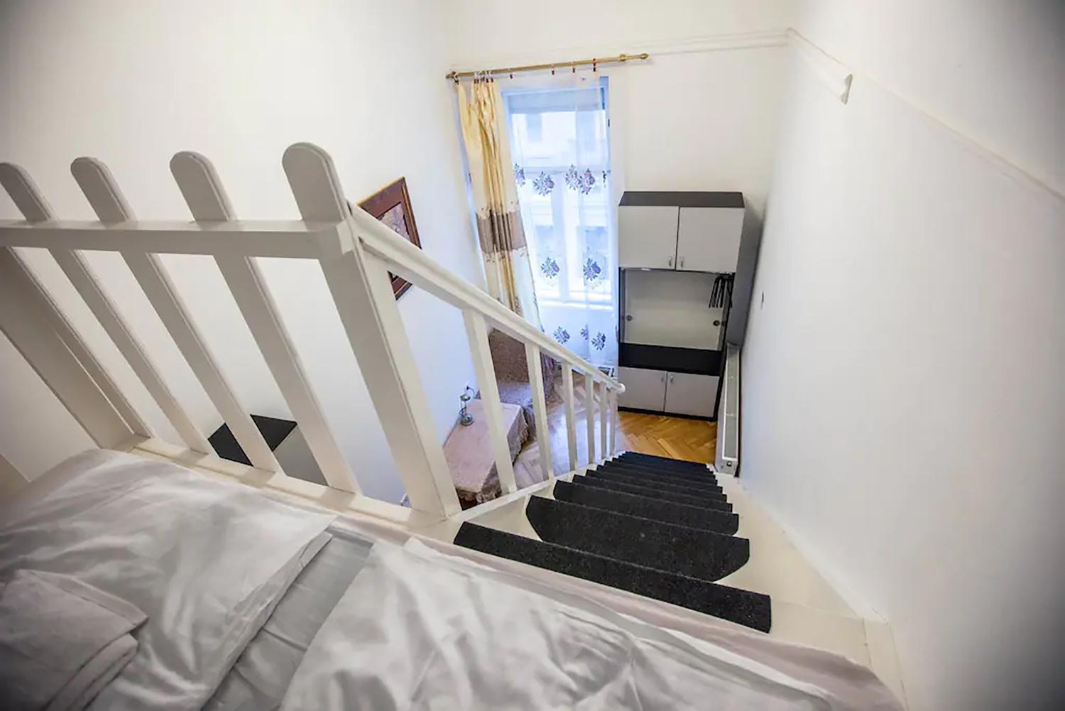 Centre Sunshine Bedroom Season 5 Budapeszt