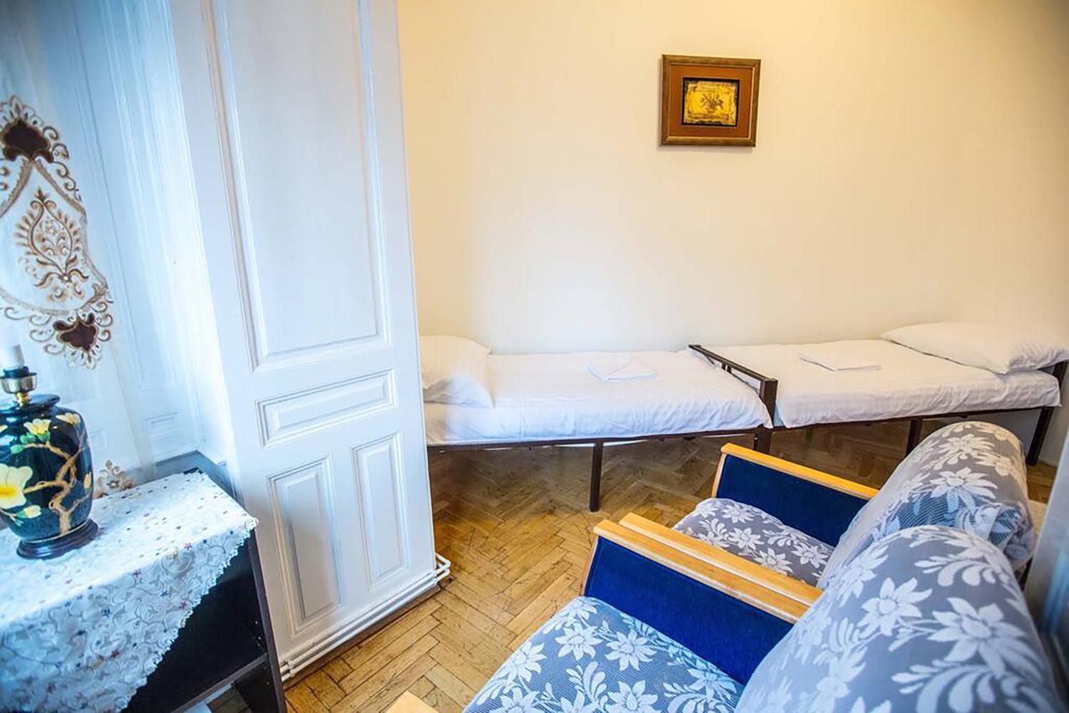 Centre Sunshine Bedroom Season 5 * Budapeszt