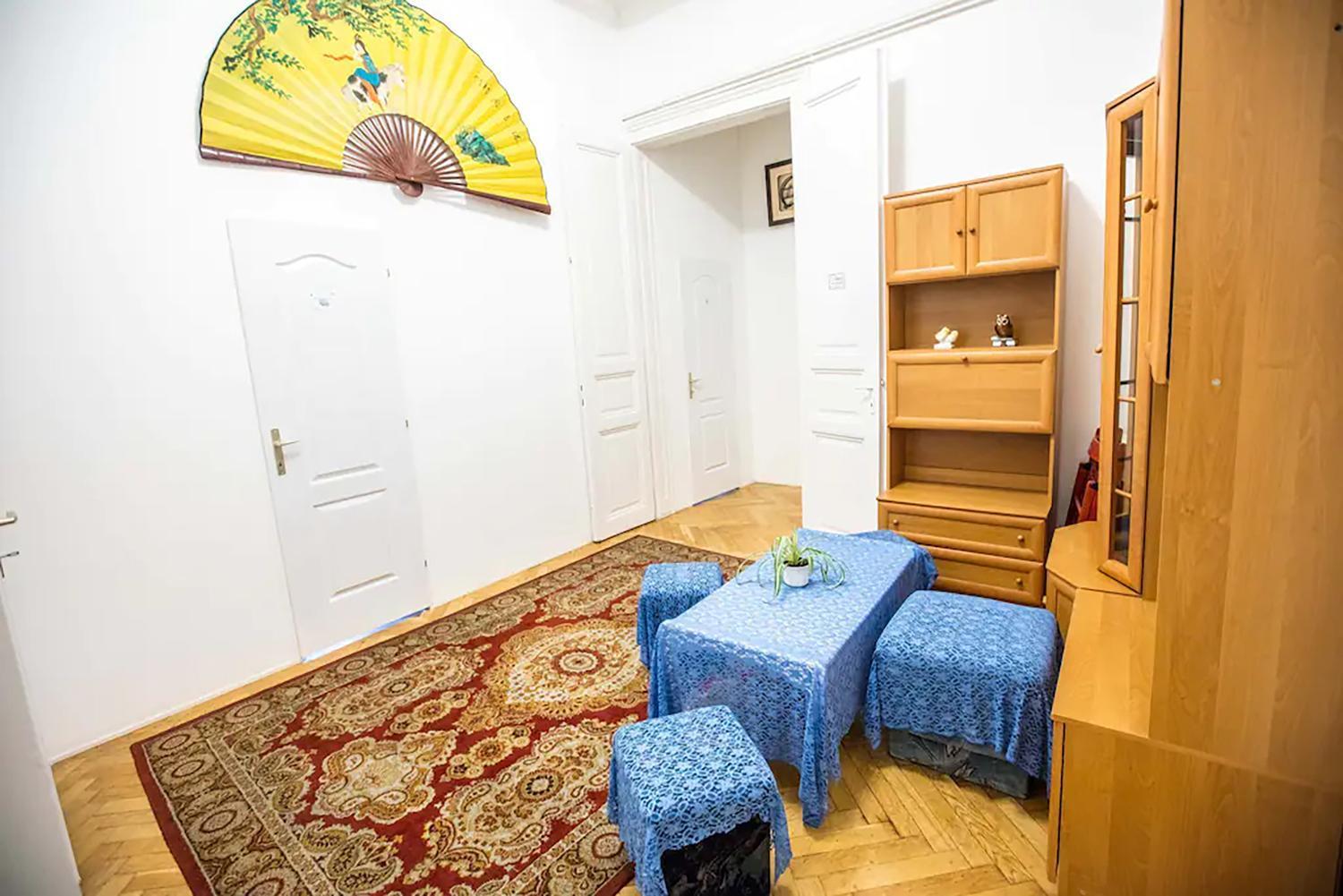 דירה Centre Sunshine Bedroom Season 5