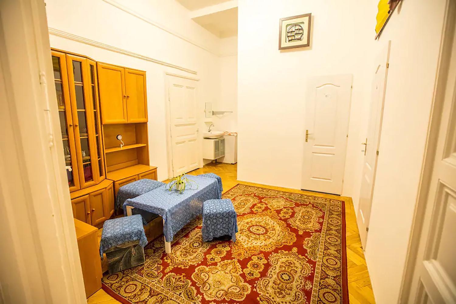 Centre Sunshine Bedroom Season 5